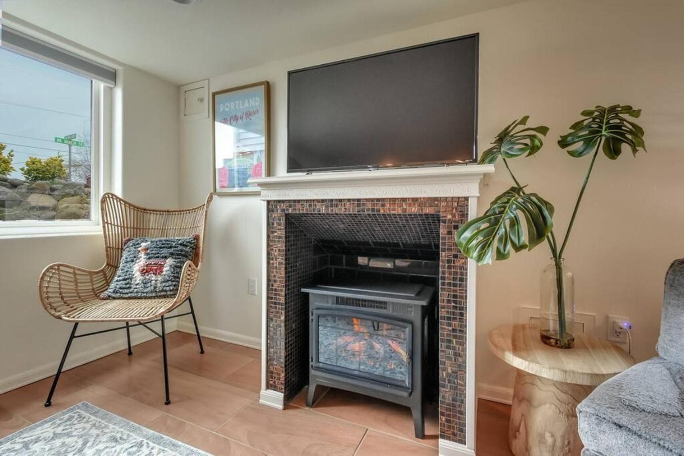 Private New Garden Apartment W Hot Tub Camas Exterior photo